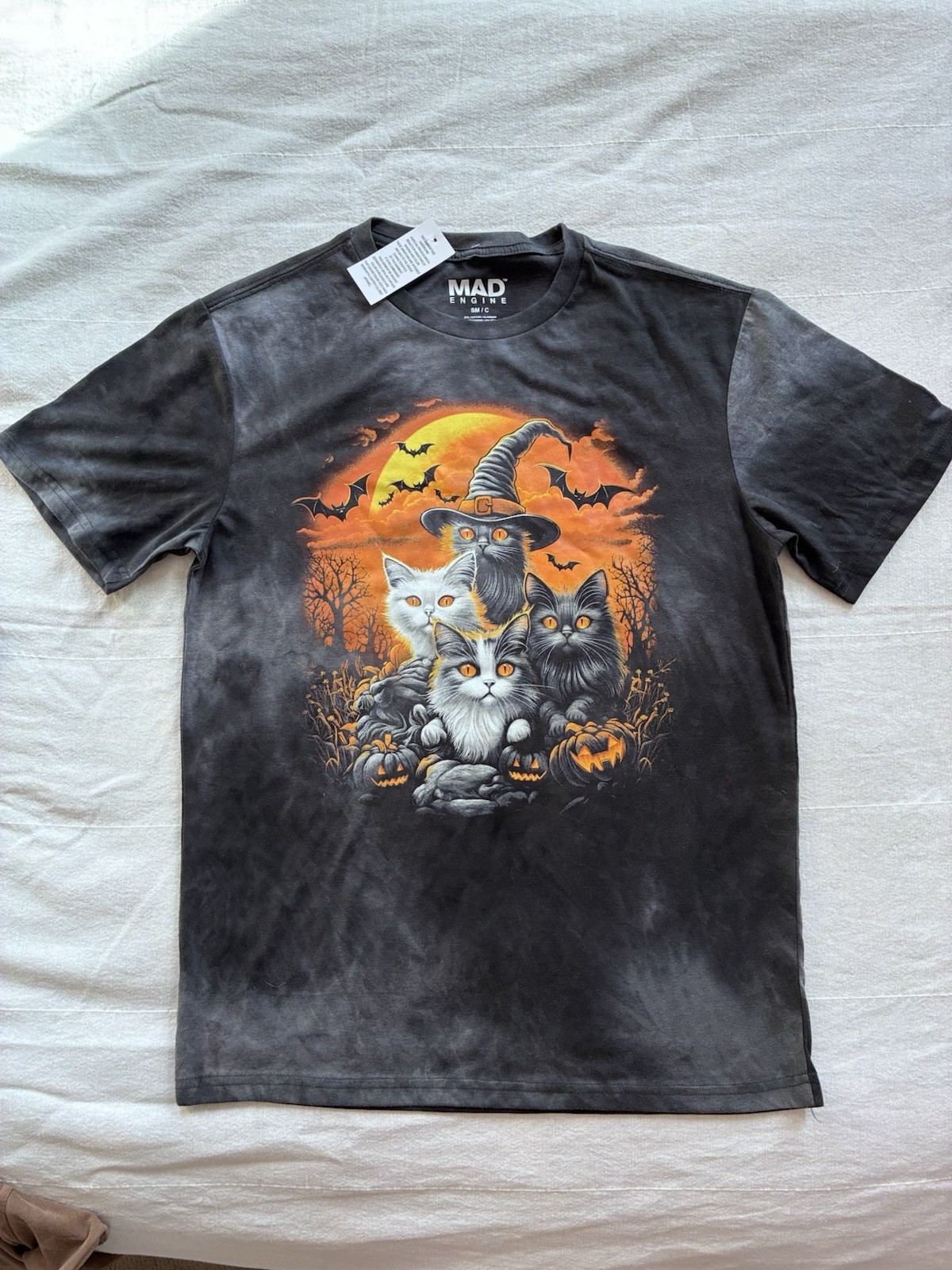 Spooky Halloween Witchy Cats Kittens Bats Unisex T-shirt Mad Engine Sz Small NWT
