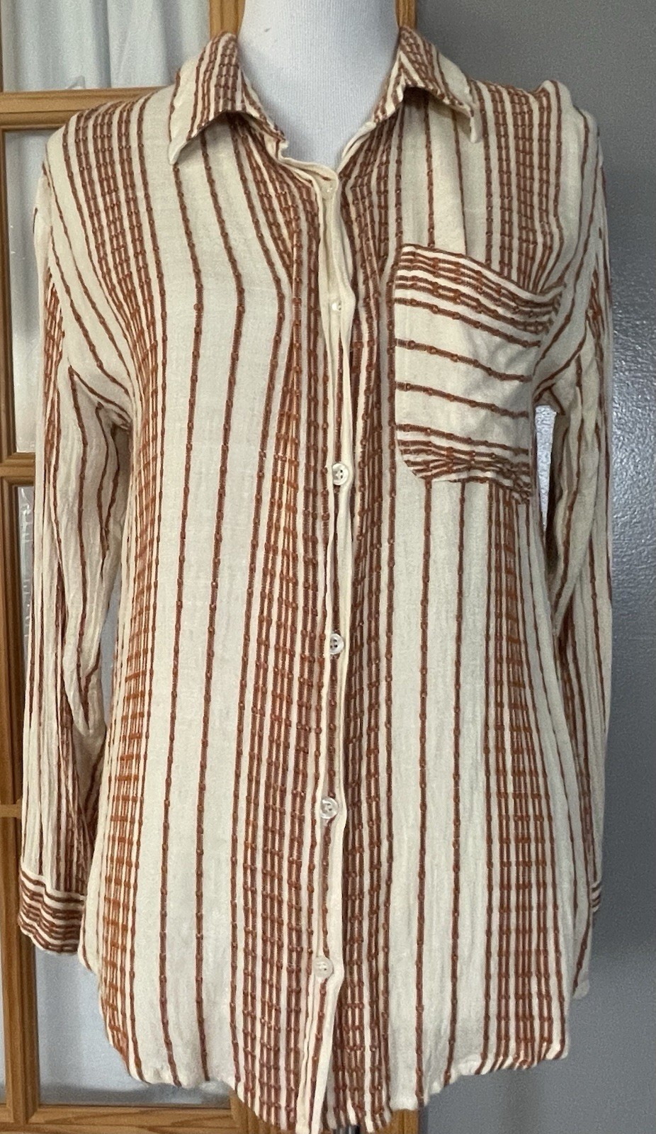 En Crème Striped Button Up Top Womens Sz Brown Cream Long Sleeve Preppy Classic