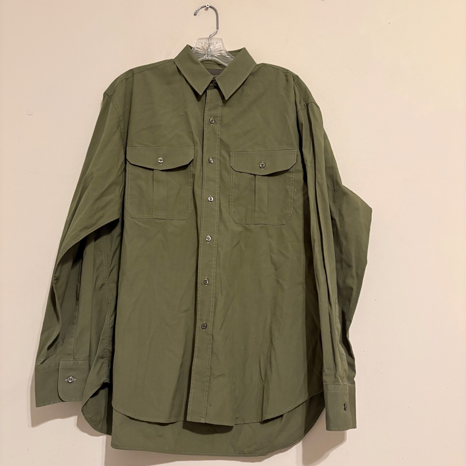 WARDROBE.NYC Army Green Cotton Poplin Cargo Shirt W5002_R03 Medium