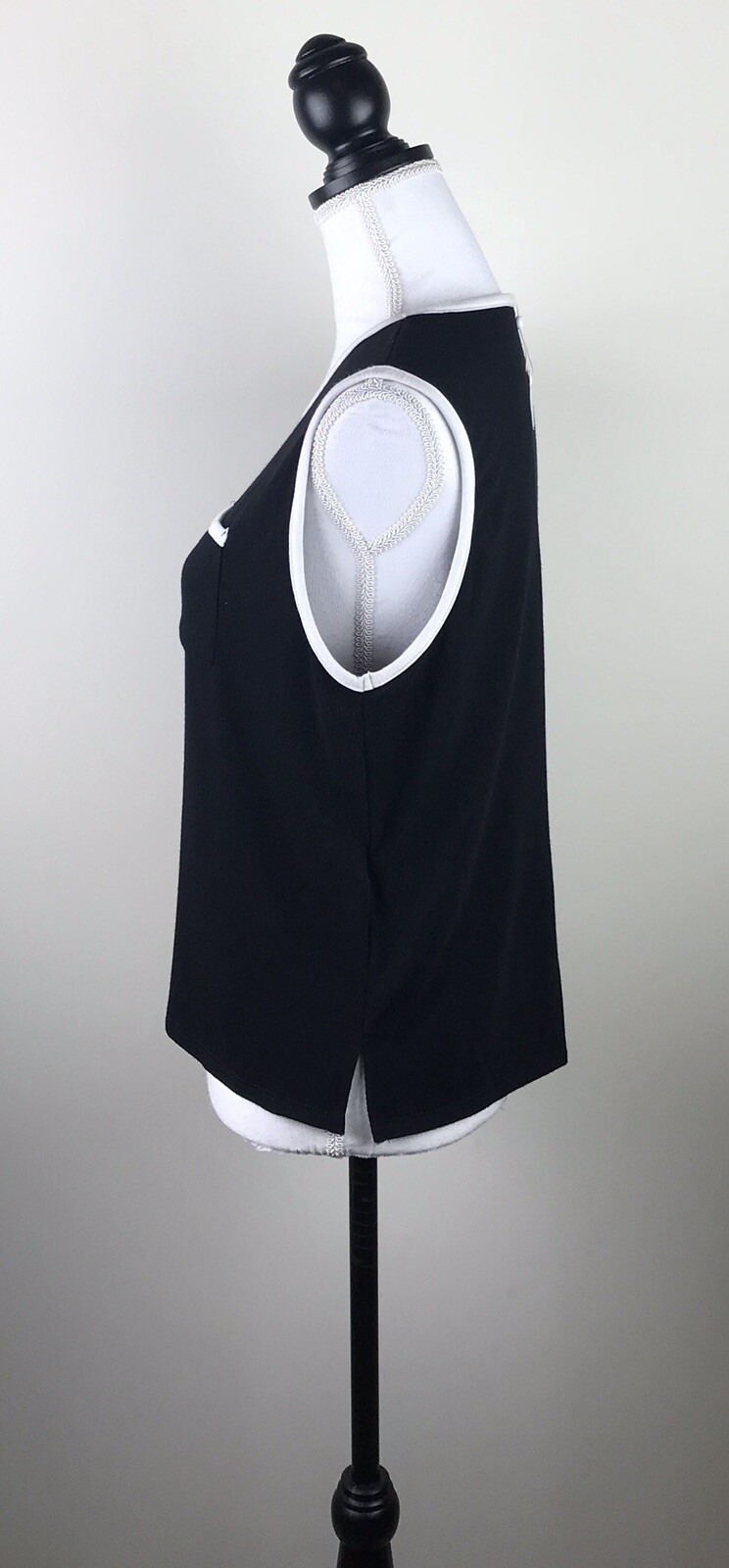 MICHELLE BY COMUNE NWT Black & Ivory Soft Shell Top Sz LARGE Sleeveless Tank