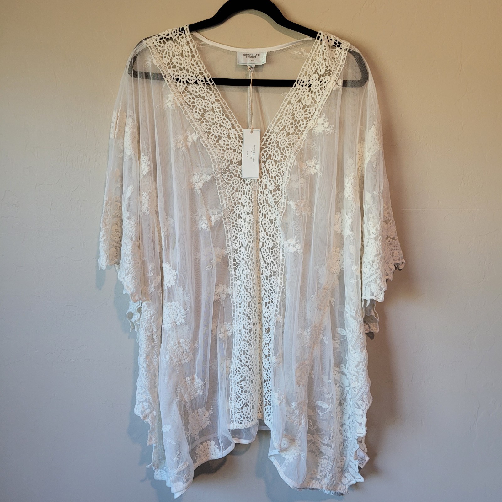 Romeo & Juliet Couture Beach NWT Sz M White Mesh Lace Embroidered Sheer Cover Up