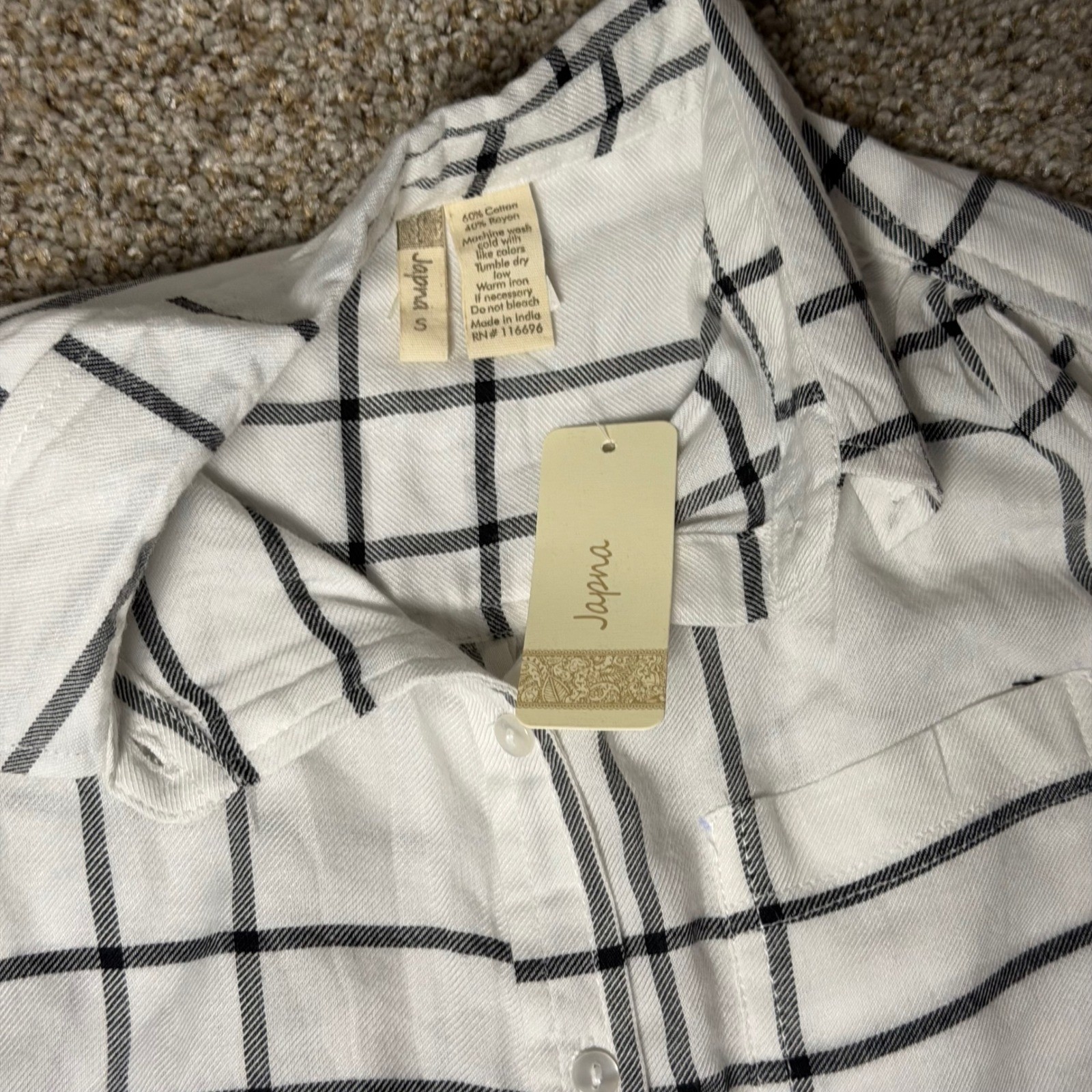Japna Womens White Black Windowpane Plaid Short Sleeve Shirt Small NWT