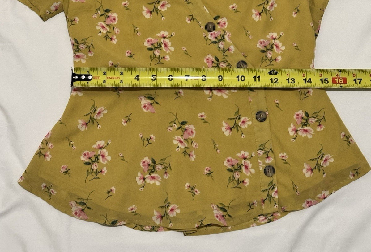 Sweet Wanderer Women’s M Blouse Yellow Floral Peplum Ruched Sleeve Sweet Cottage