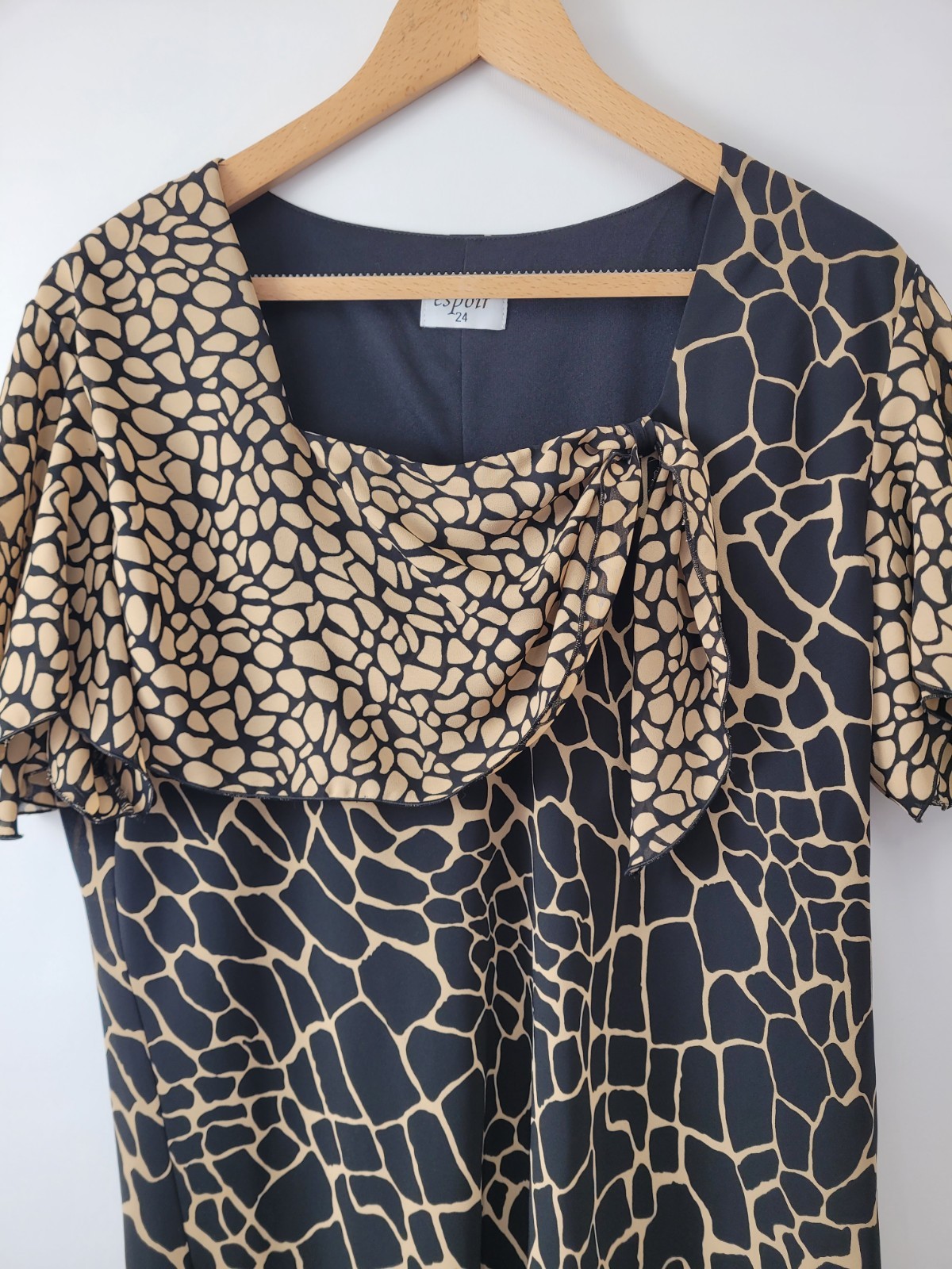 Espoir Sheer Animal Print Top, Ladies 24, Black & tan, Lined,Flutter sleeves,Vgc
