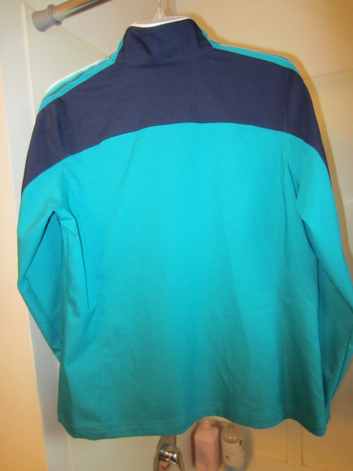 NWOT women’s lone sleeve wind breaker Made for Life Size L green/navy