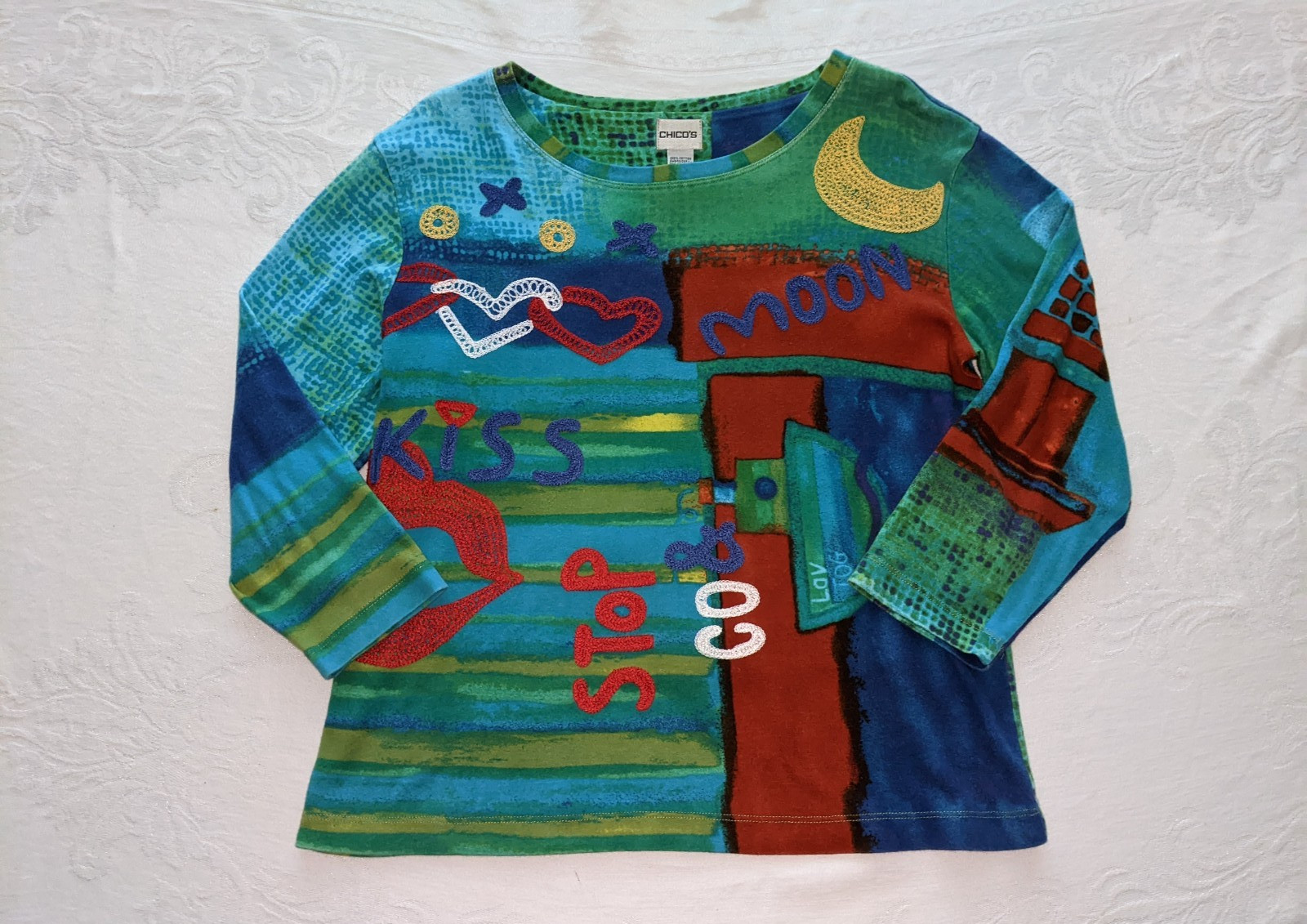 Chico Pullover Top Size 2 Large Abstract Word Art Top Colorful Love Theme RARE