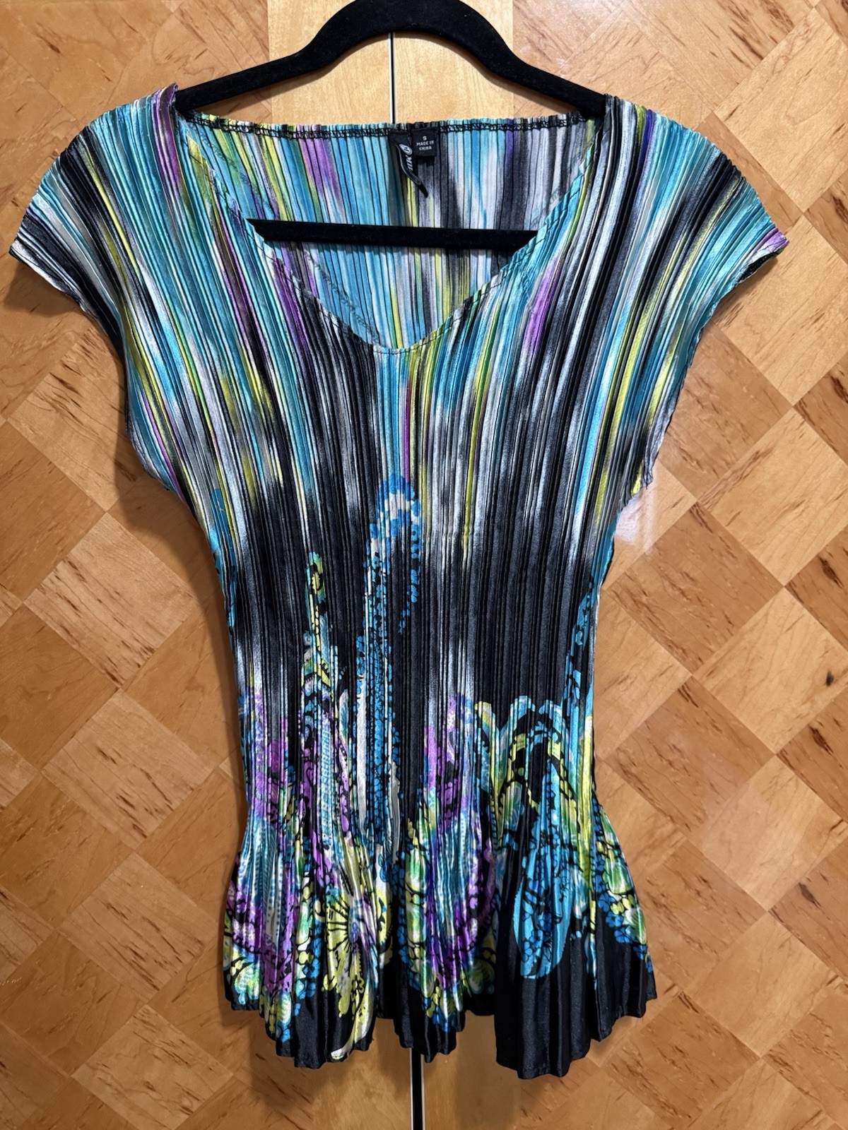 Milano Women Accordion Pleated Abstract Colorful V-Neck Cap Sleeve Top Small S