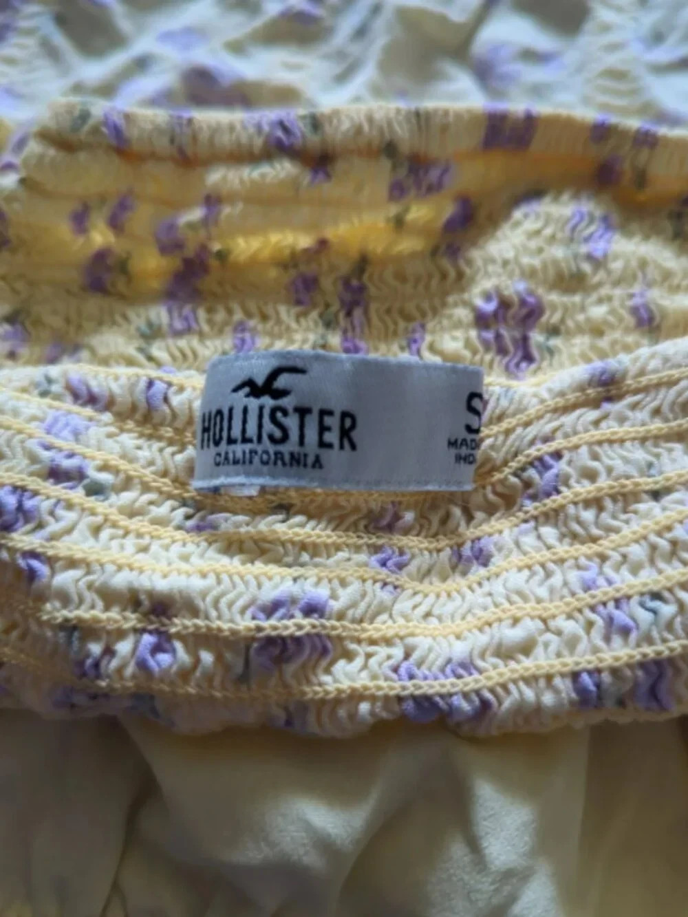 Hollister Floral Smocked Crop Top in Yellow & Lilac Floral Size Small