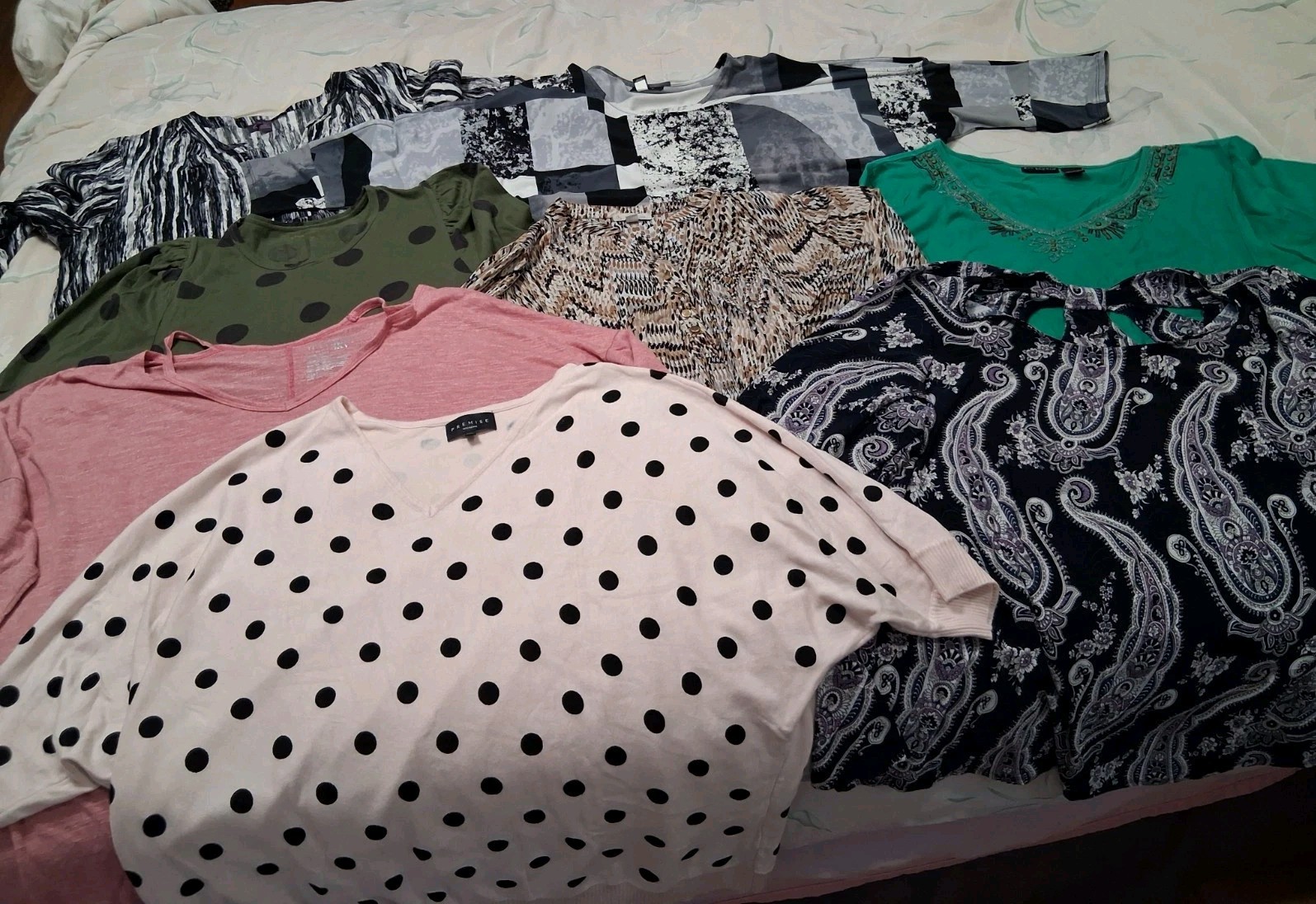 Lot Of 8 Tops 2X Nice Variety Great Condition See Pictures For Details.