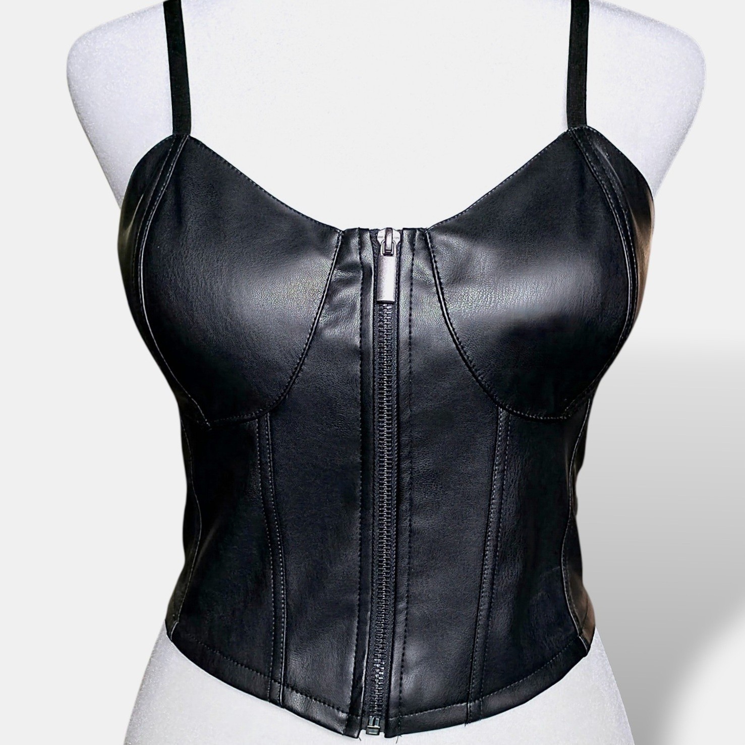 No Boundaries NWOT Women’s Black Leather Front Zip Bustier Top Size Medium