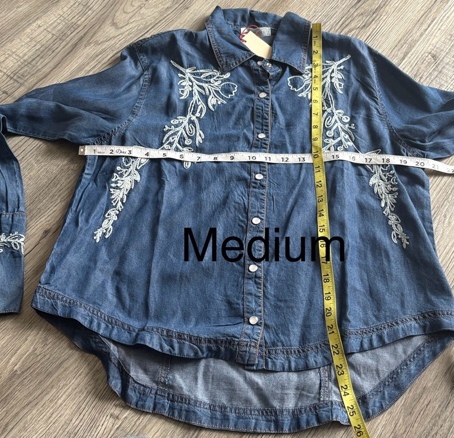 Solitaire Embroidered Snap Boho Western Shirt NWT