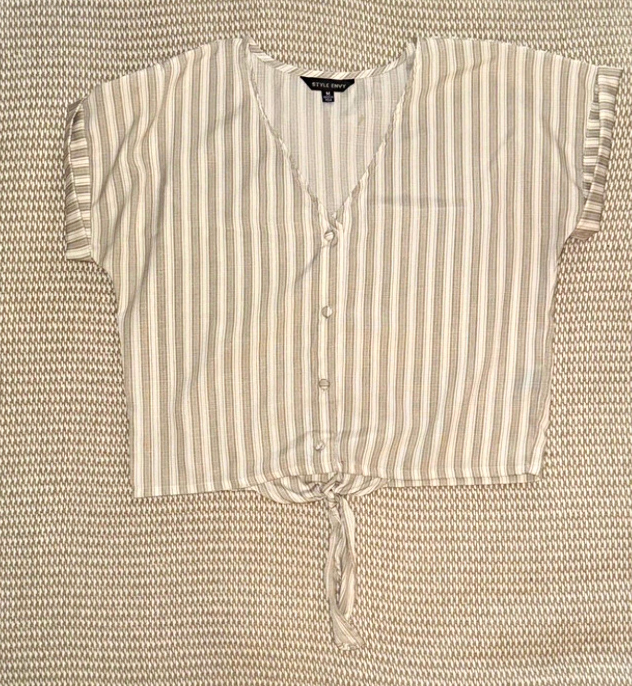Women’s Beige/White Striped V-Neck Button Tie Hem Cropped Blouse Size M