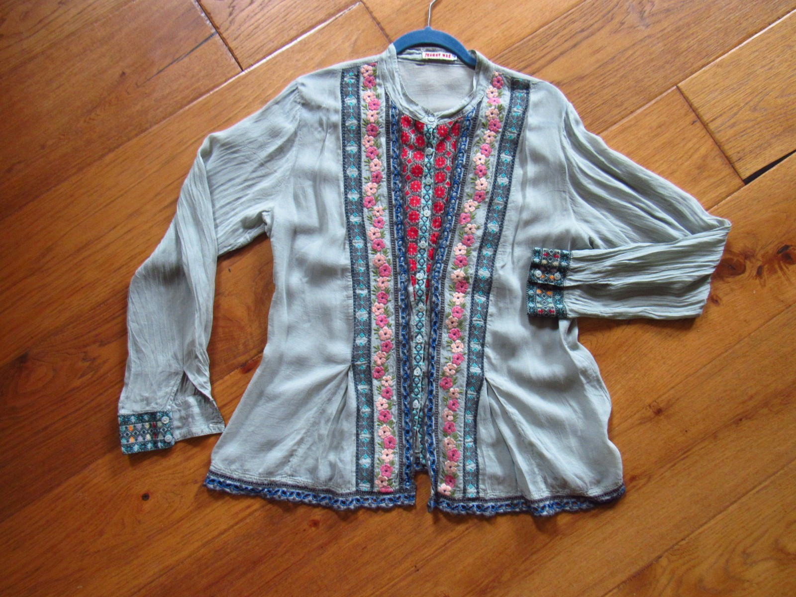 Johnny Was Kabuki Tunic Top M Embroidered Rayon Blouse Sea Green Long-Sleeve EUC