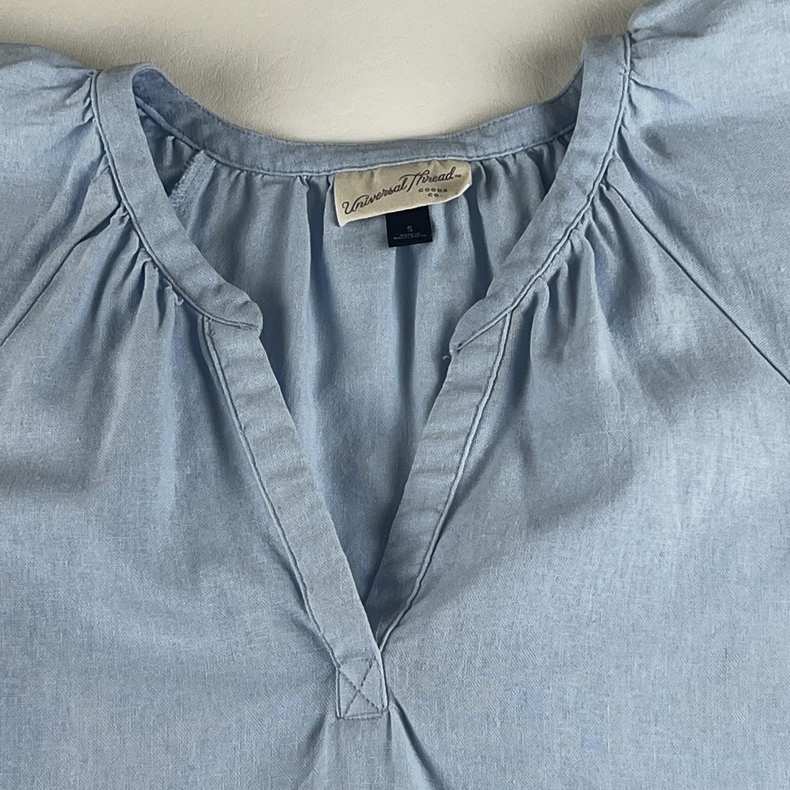 Universal Thread Light Blue Blouse Women’s 55% Linen/45% Rayon S