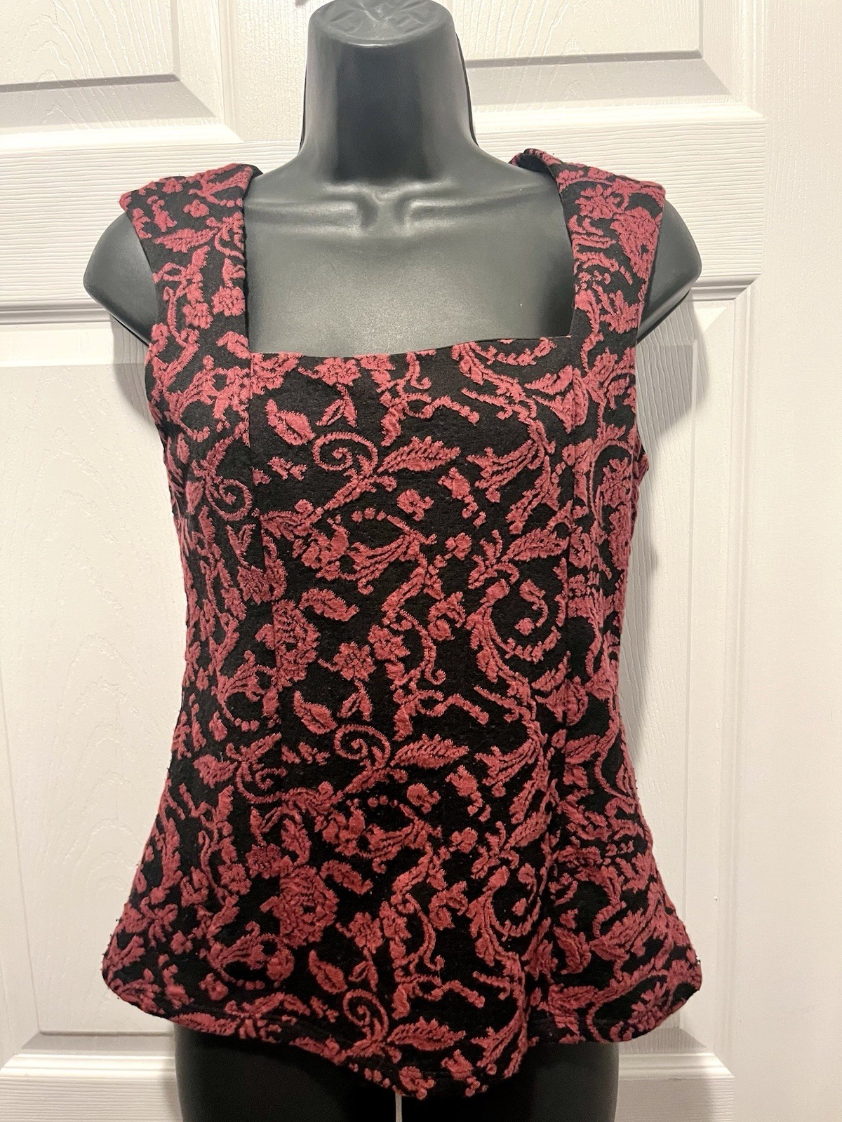 Suzy Shier Top Blouse Medium Red Jacquard Corset Summer Sleeveless Square Neck
