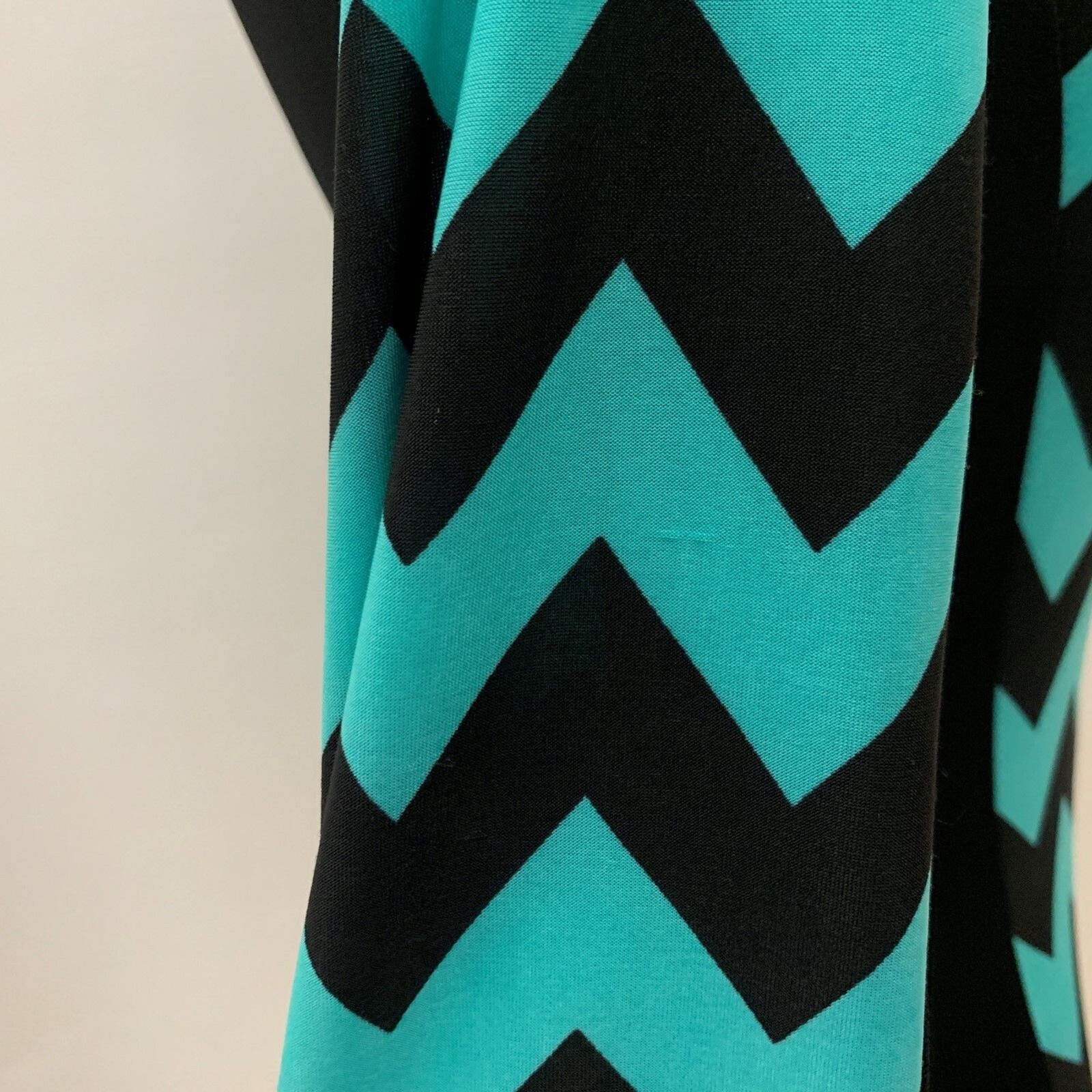 Discreet Women’s Top X-Small Black Green Round Neckline