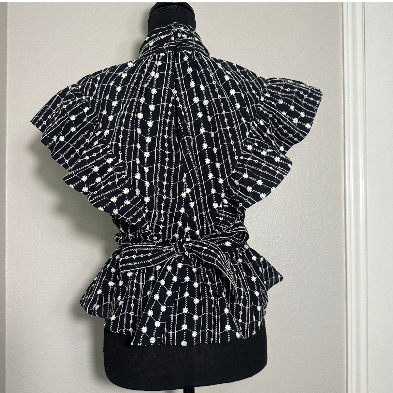 Derek Lam 10 Crosby Embroidered Blouse Top 100% Cotton Womens 6 Black Peplum