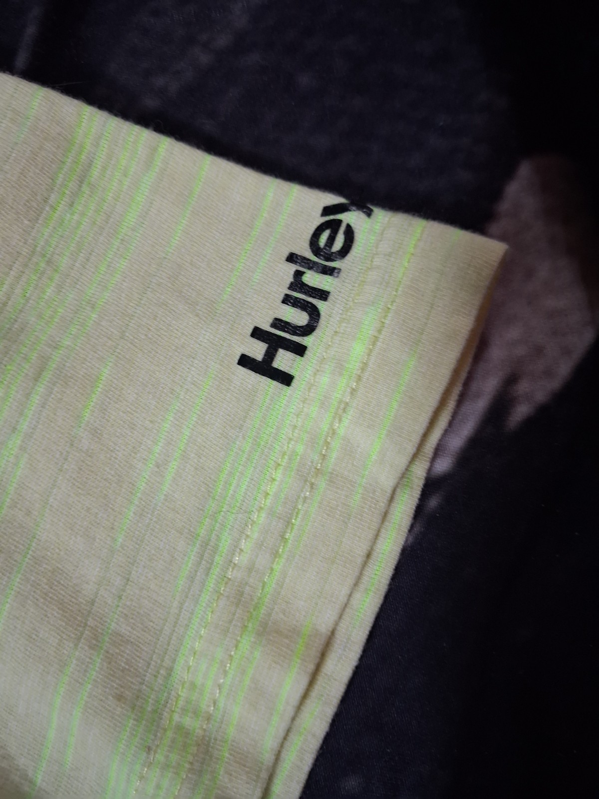 Hurley Womens Neon Yellow, 0 Cotton, V-Neck, Casual Tshirt Size XL