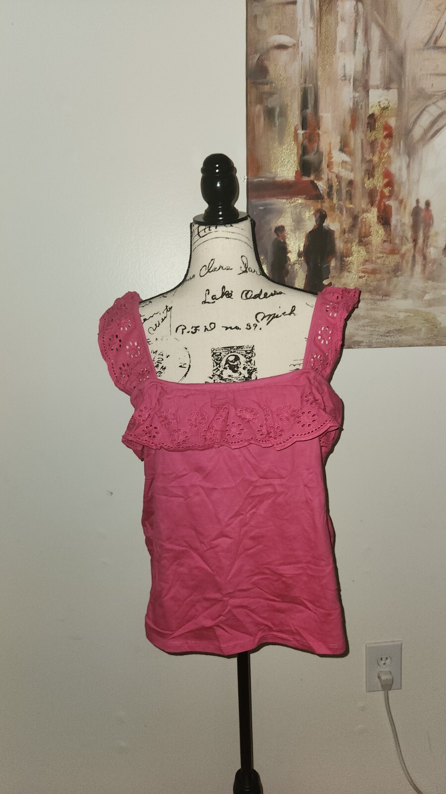 Inner Circle Top Embroidered Size Large