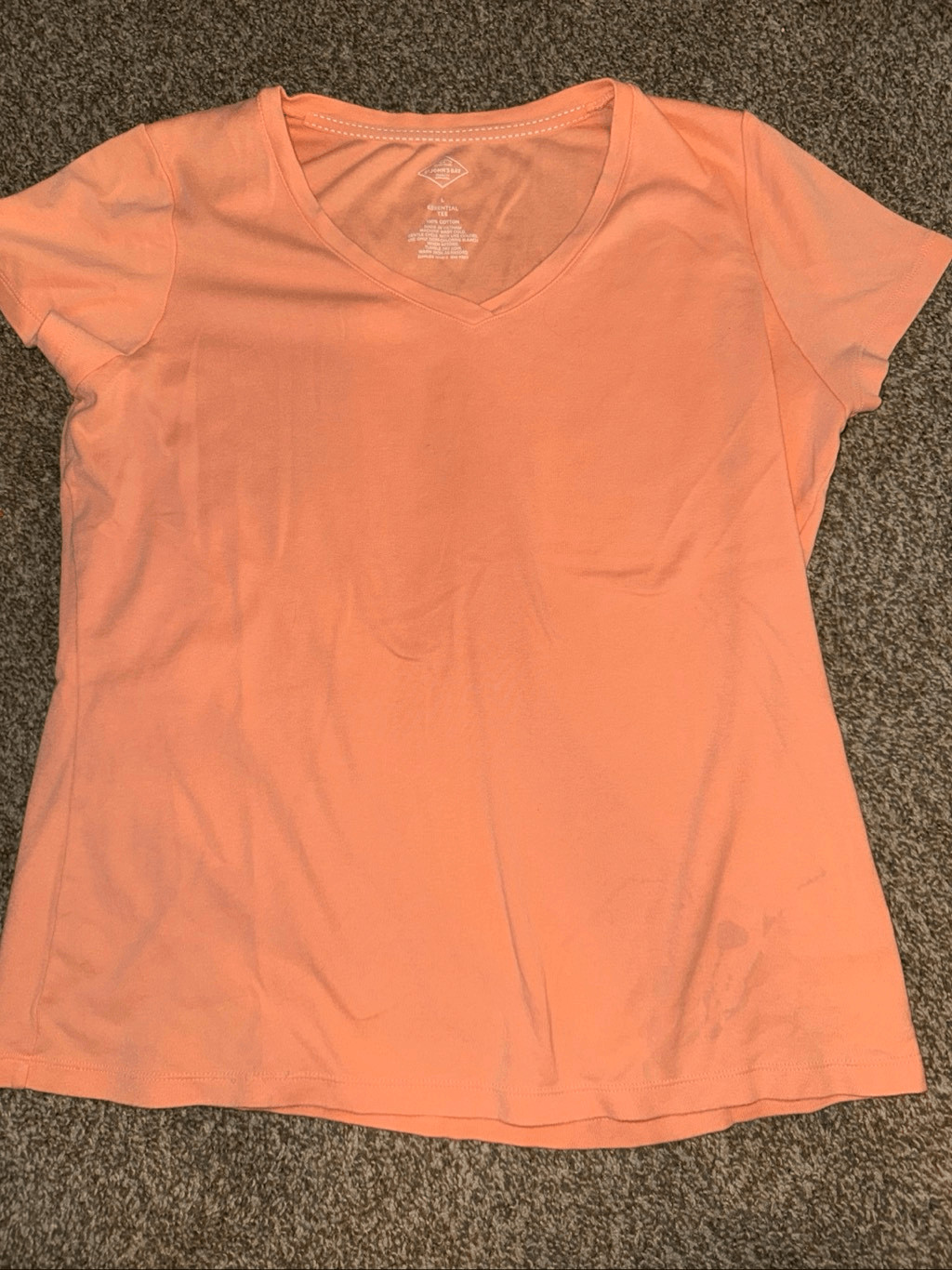 St. John’s Bay Essential Tee Coral Peach V-Neck T-Shirt Women’s Large