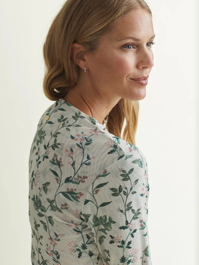 NEW A. PUTNAM Luxe Opaque Long Sleeve Top Women’s Size MEDIUM Garden Print NWT