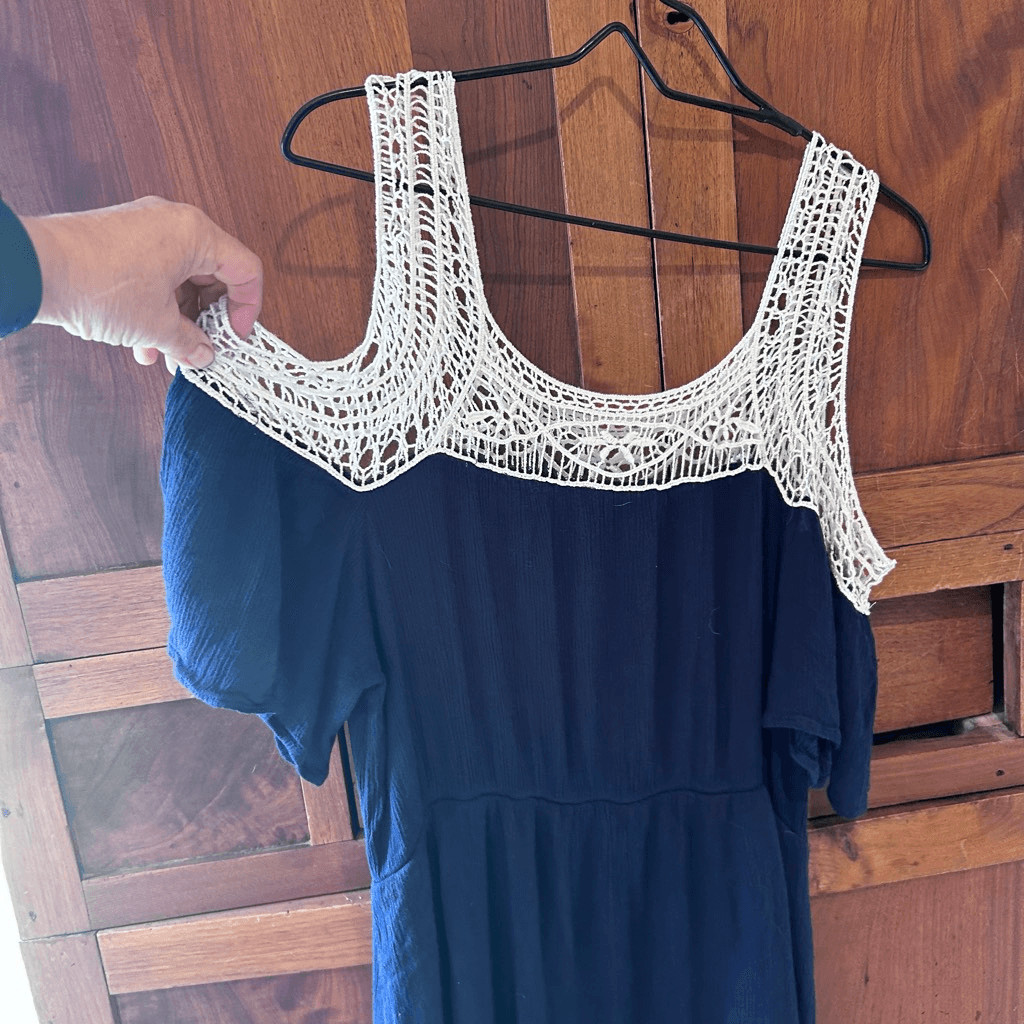 Rue21 cold shoulder blouse size xl