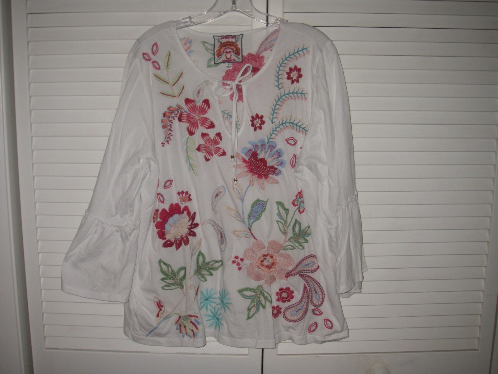 JOHNNY WAS 3/4 SL WHITE EMBROIDERED TIE FRONT BLOUSE 100% COTTON EUC