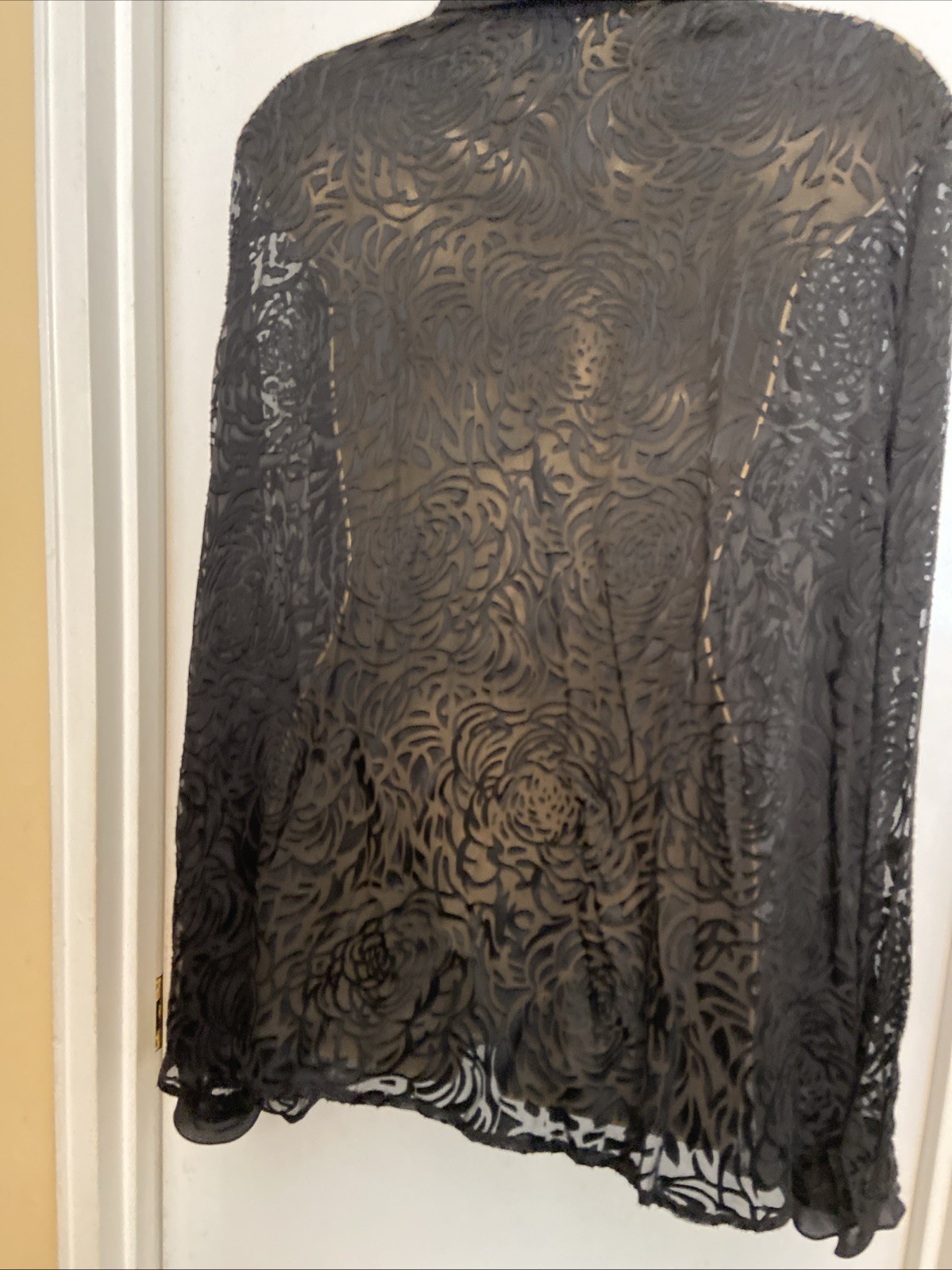 Ellen Tracy Women’s Size 22 Black Semi Sheer Blouse Long Sleeve Button Up Preown