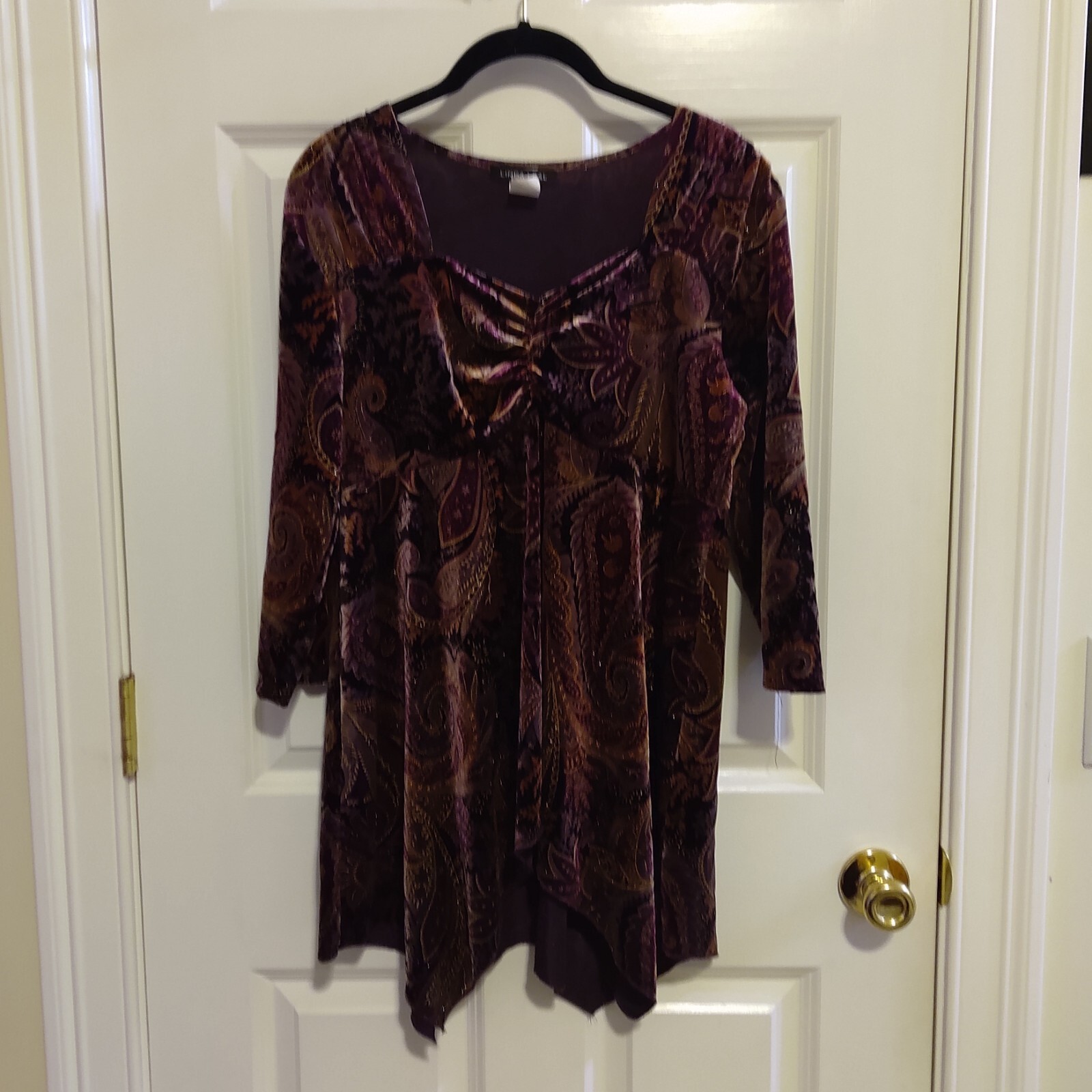 Linda Leal Women’s Velvet Fall Color Top Size Large