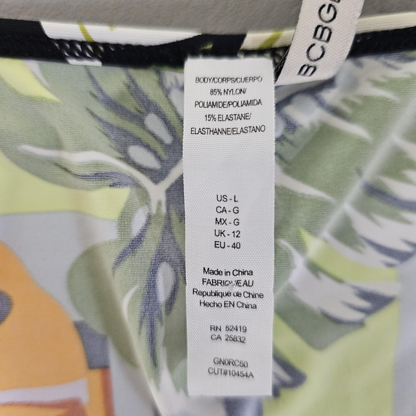 BCBGeneration Blouse Womens L Multicolor Floral V Neck Long Sleeve Crop Top Swim