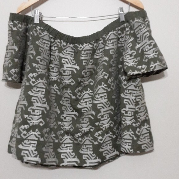 Skies are Bleu women off shoulder top embroidered cropped size XXL boho vacation
