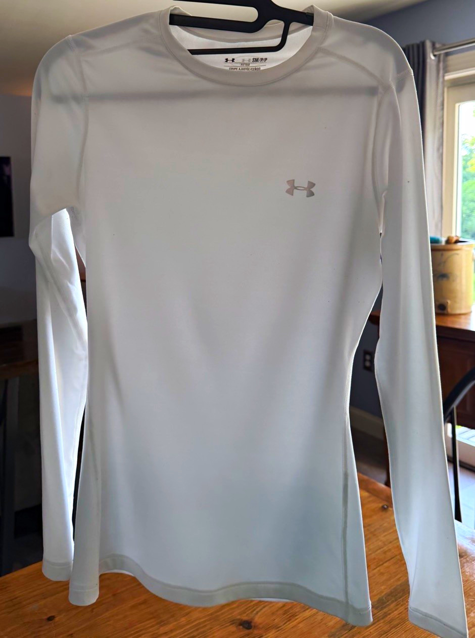 Under Armour Women’s S White Fitted Long Sleeve Crew Neck Polyester Heatgear