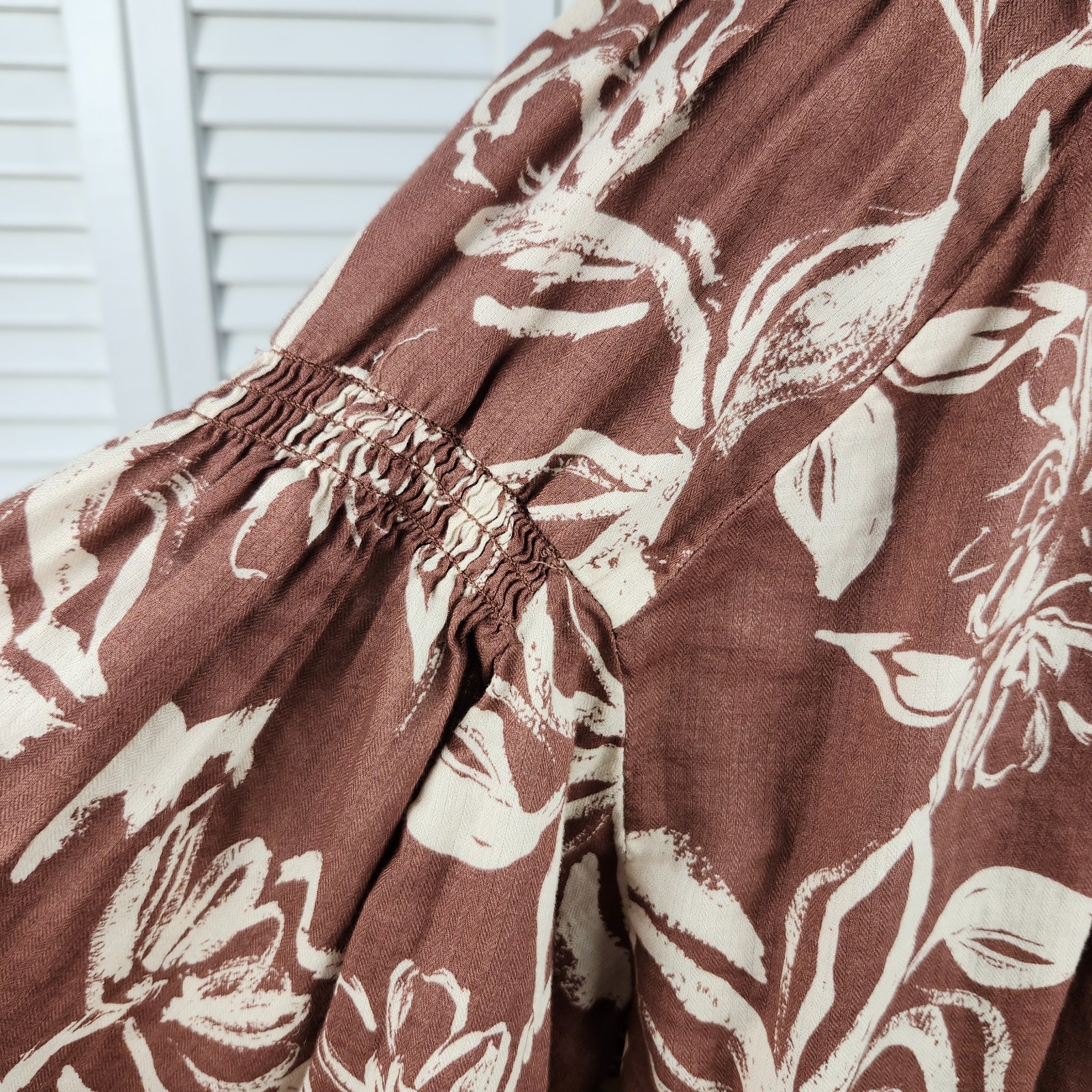 a.n.a Floral Top Brown & Ivory 1X Cotton Balloon Sleeve Coastal Cowgirl Boho