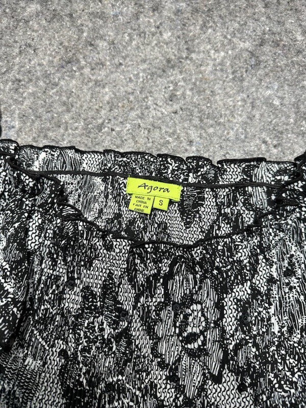 Agora Women’s Black and White Size Small Off The Shoulder Ruffle Blouse
