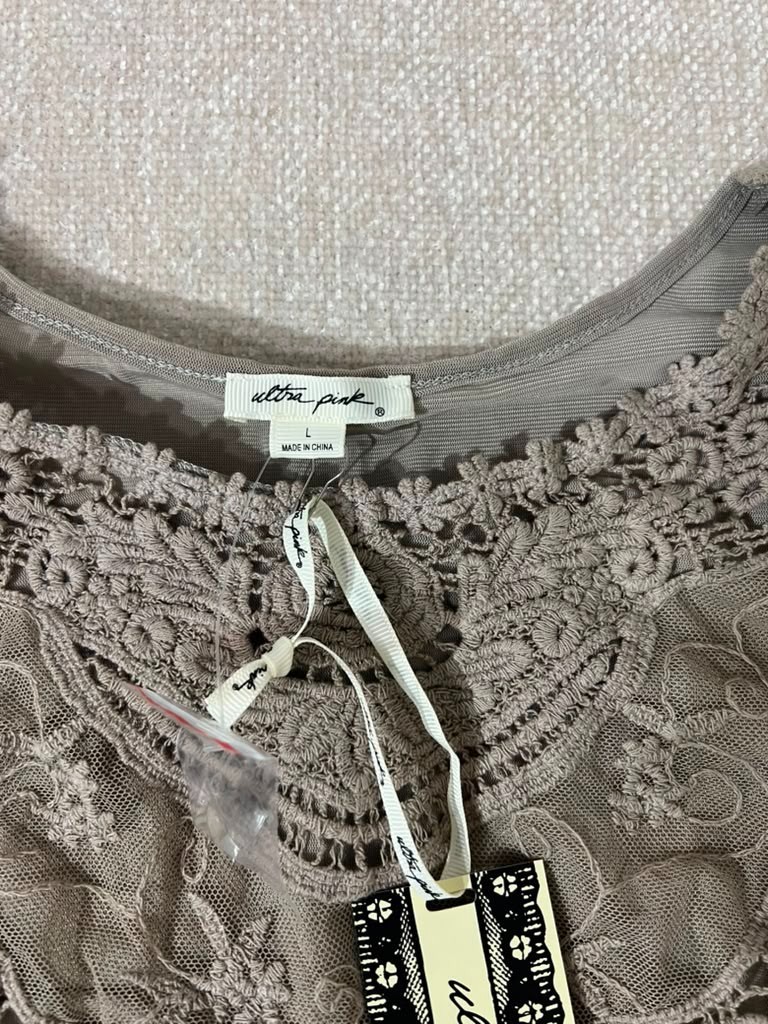 Ultra Pink Women’s Boho Lace Crochet Tunic Top Bell Sleeve Gray L NWT