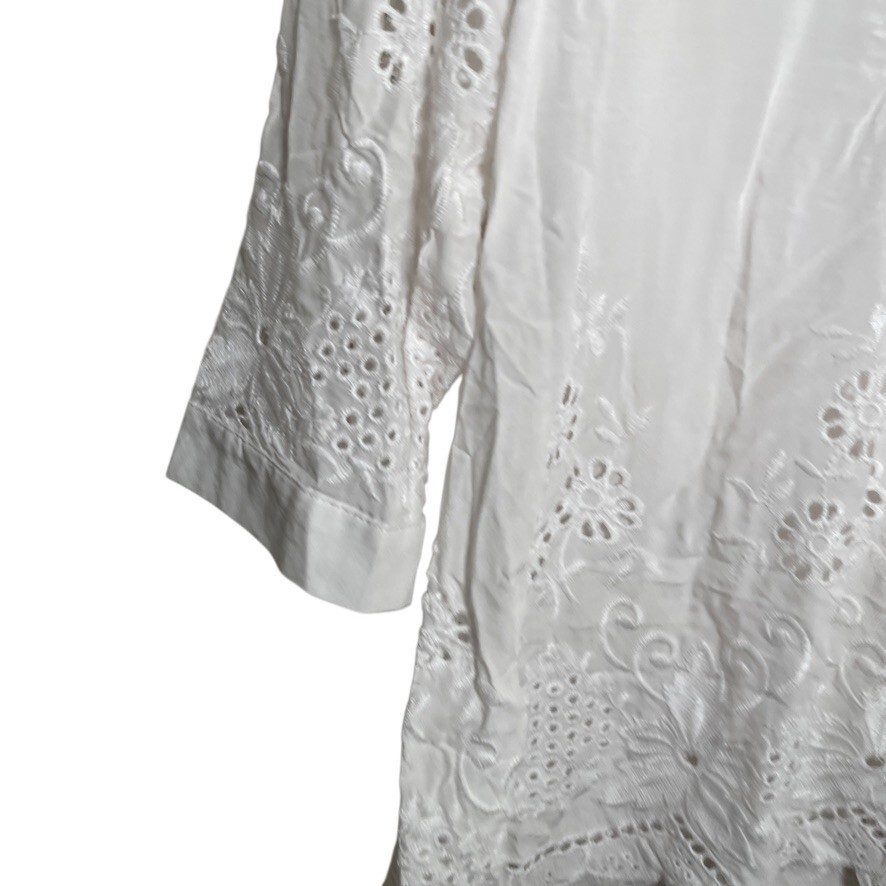White Diamonds Blouse Women’s Medium Embroidered V-Neck Ivory Shirt Top NWT