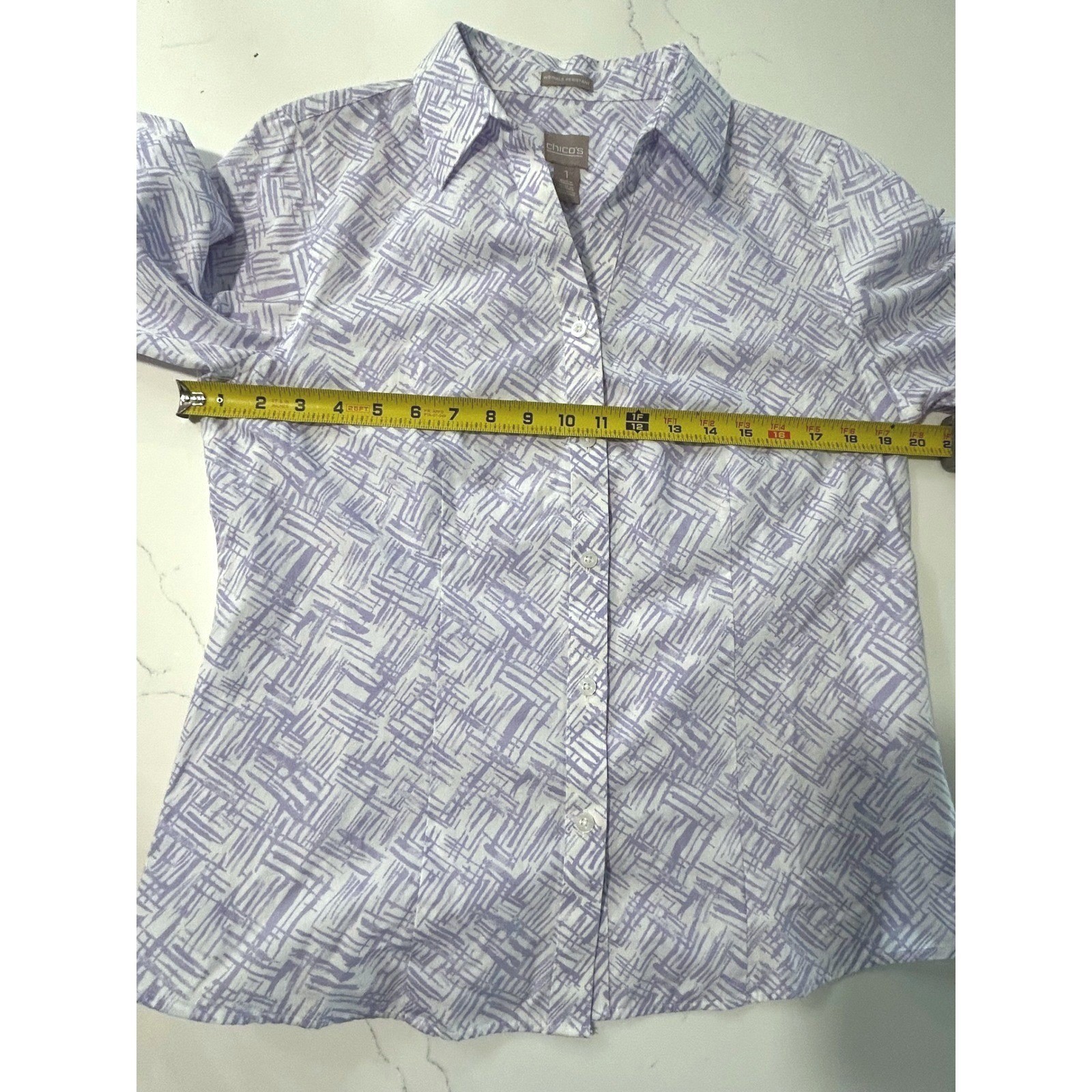 Chicos Lavender Geometric Wrinkle Resistant Cotton Shirt Size 1 Pastel Preppy