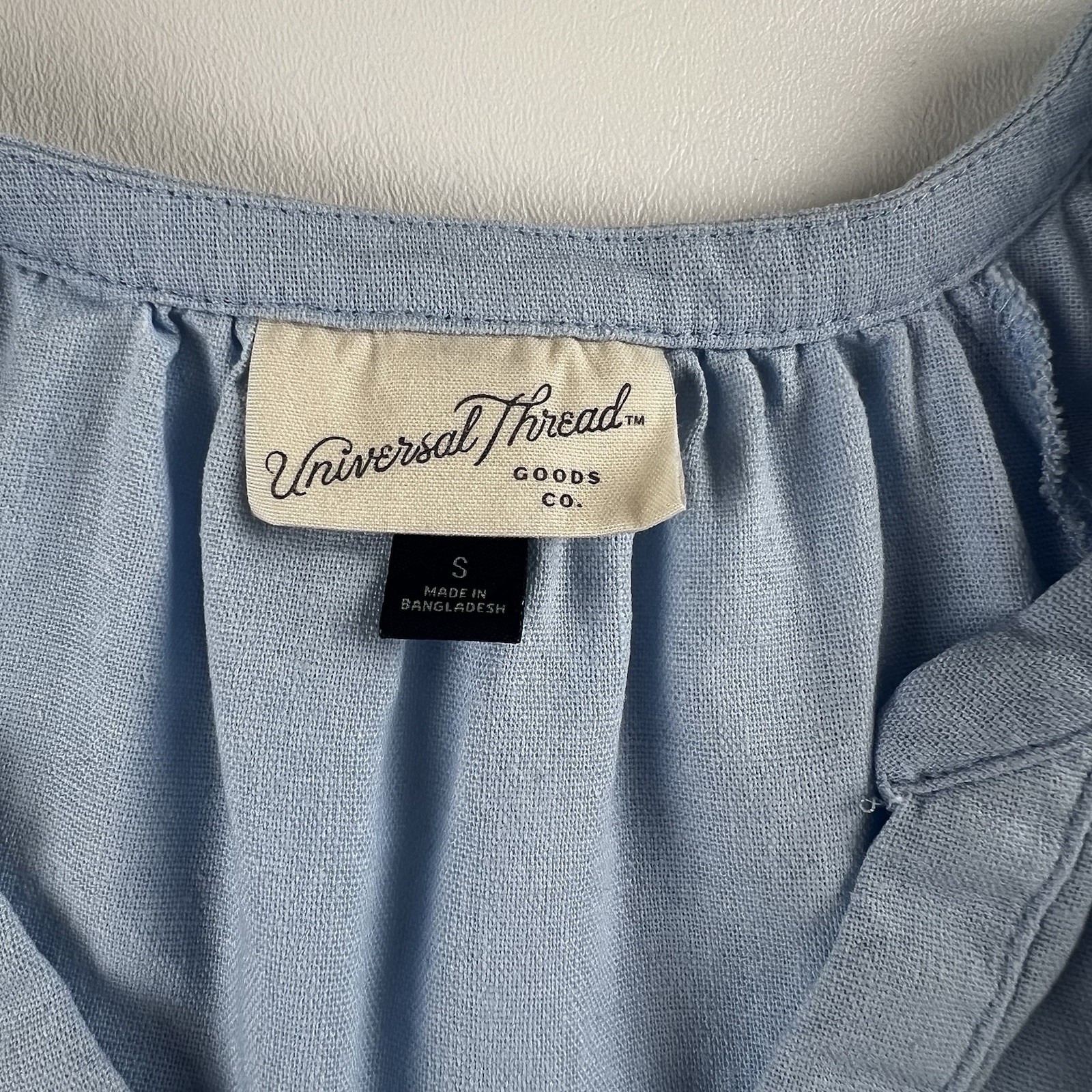 Universal Thread Light Blue Blouse Women’s 55% Linen/45% Rayon S