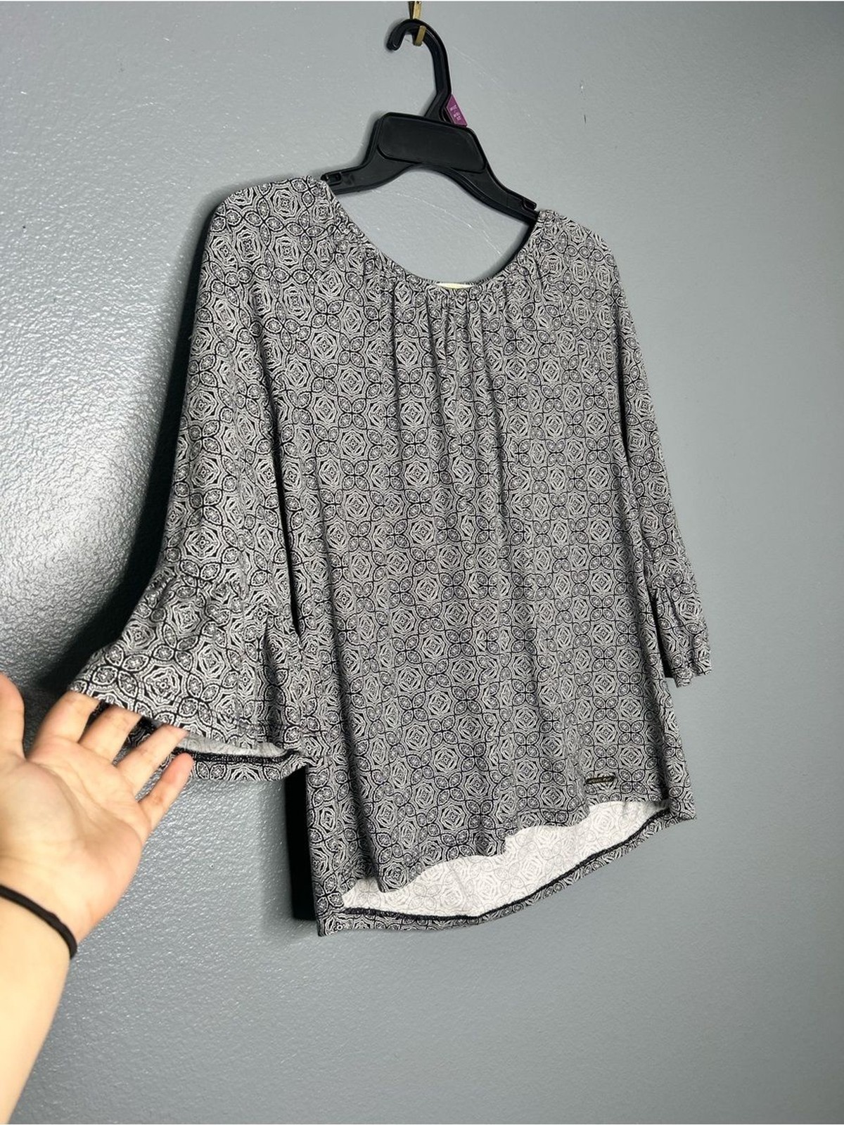 Michael Kors Cotton Modal Black & White Geometric Bell-Sleeve Blouse size Large