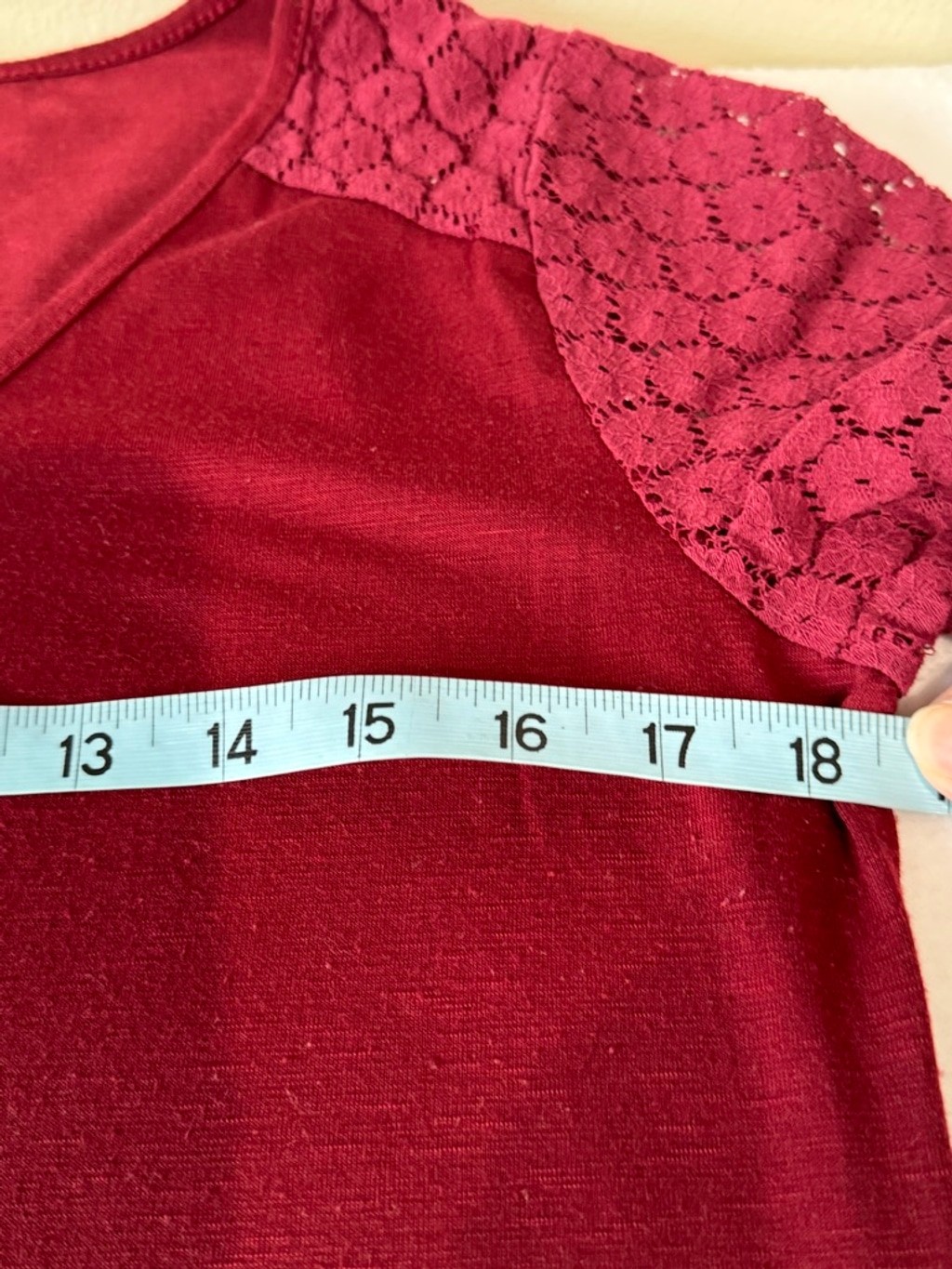 Women’s MISS SPARKLING stretch knit v-neck Red/wine Short lace Sleeve Tee S