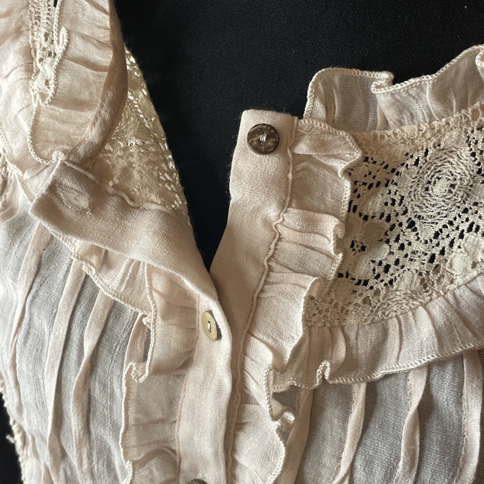 MINE Women Romantic Ruffle Sleeve Top sz M Beige crochet Y2K boho cottagecore
