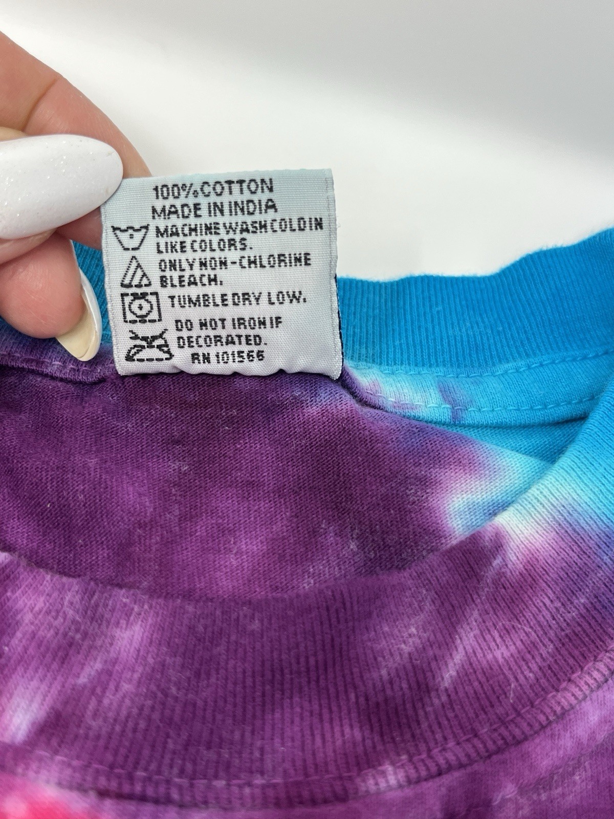 Vintage 90’s Dolphin Quest Oahu Womens Tee Shirt Medium M Rainbow Tie Dye Cotton