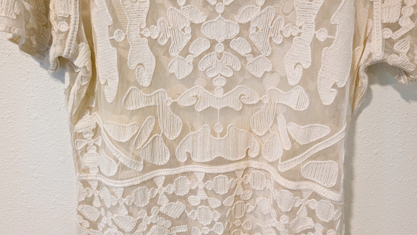 NWOT Med Ultra Pink Boho Chic Ivory Cream Abstract Lace Crochet Short Sleeve Top
