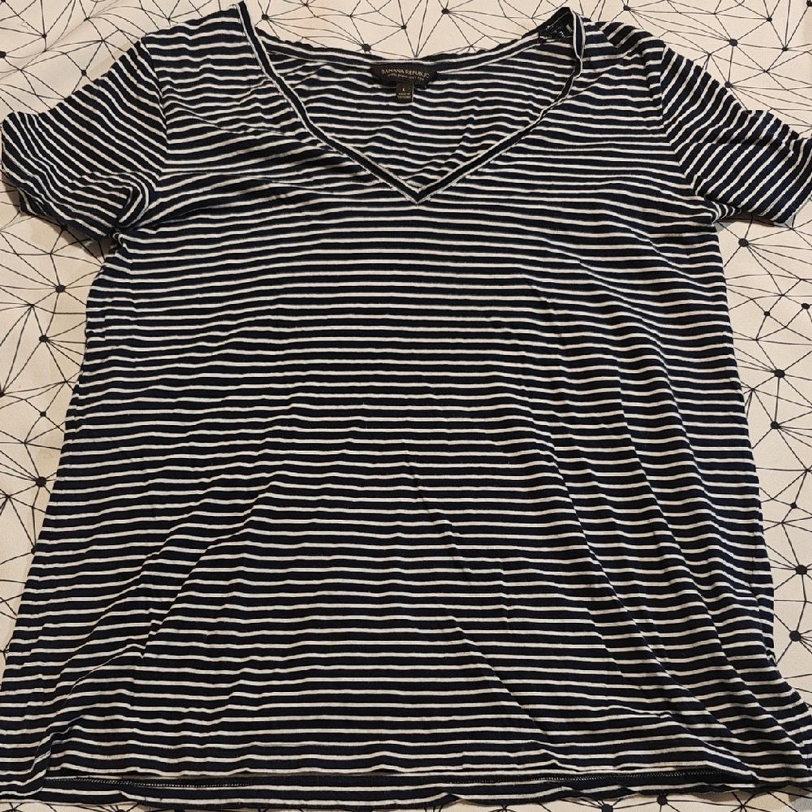 🔥 2/$10 3/$12 Banana Republic Black and White Striped V-Neck Tee