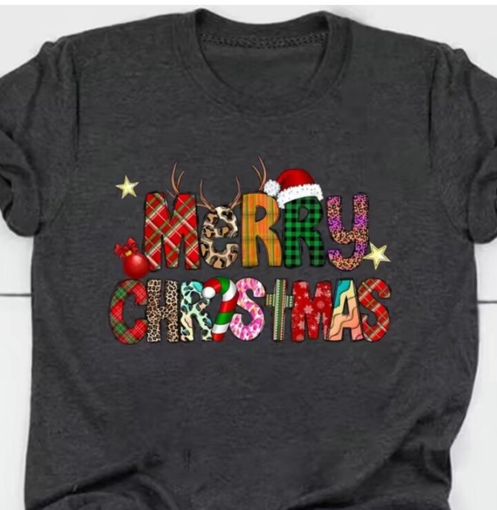 Woman’s Merry Christmas Dark Gray Printed Short Sleeve Tee – NWT