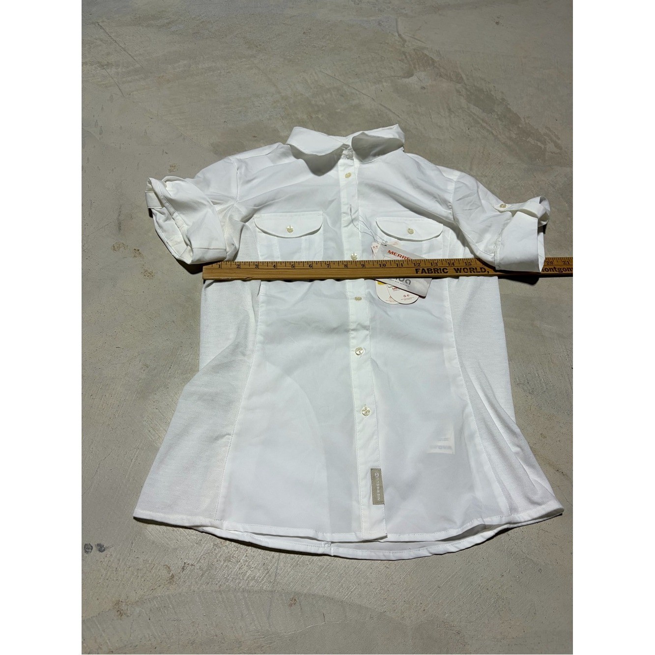 Merrell White Short-Sleeve Button-Down Shirt Ophelia medium
