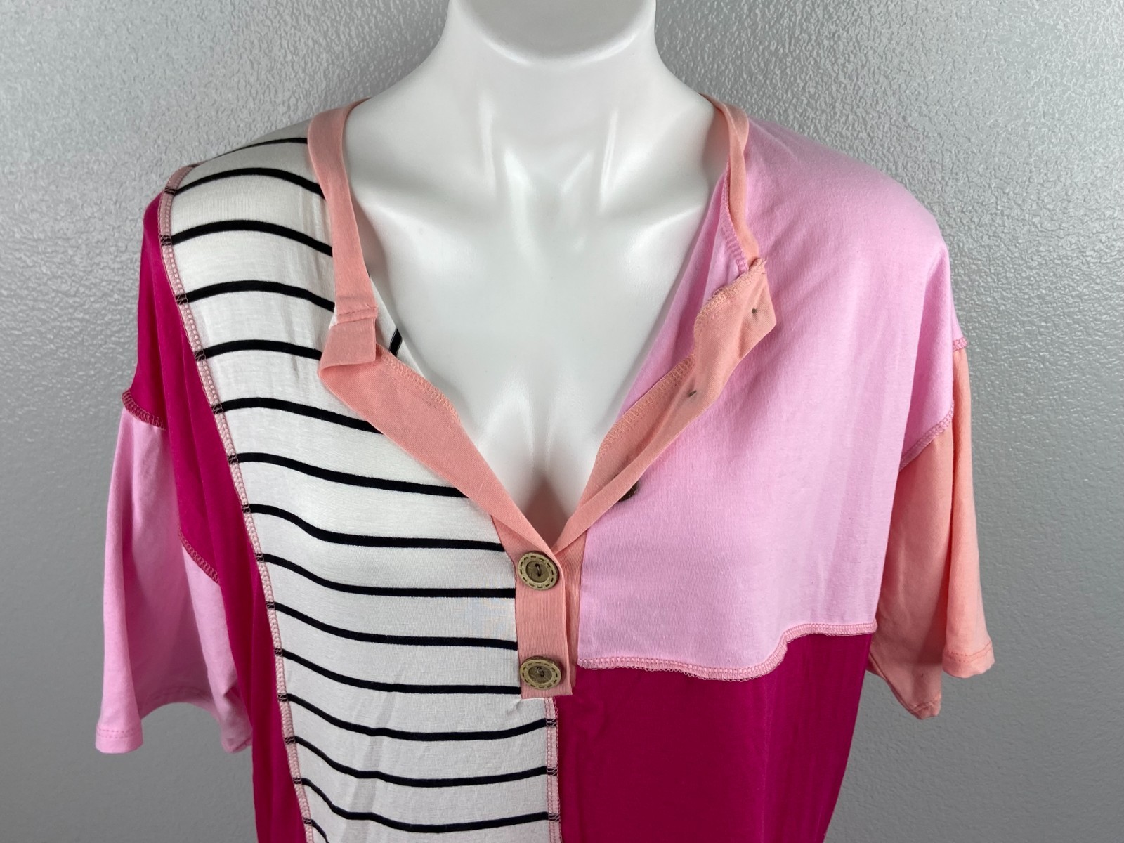 Bibi Women Medium Pullover Blouse Color Block Pink V Neck Button Casual NWT