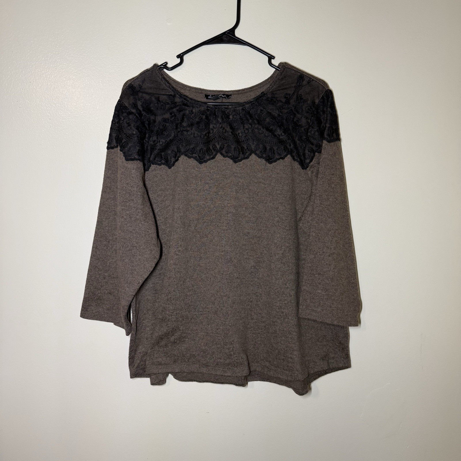Allison Andrew’s Women’s Brown Top With Lace Detail Size 2X