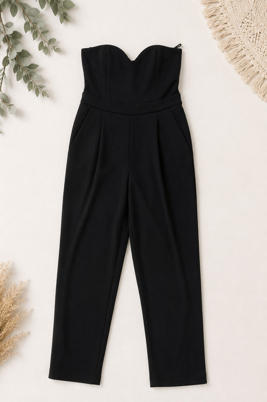 Express Size 4 Black Strapless Sweetheart Neck Tailored Jumpsuit