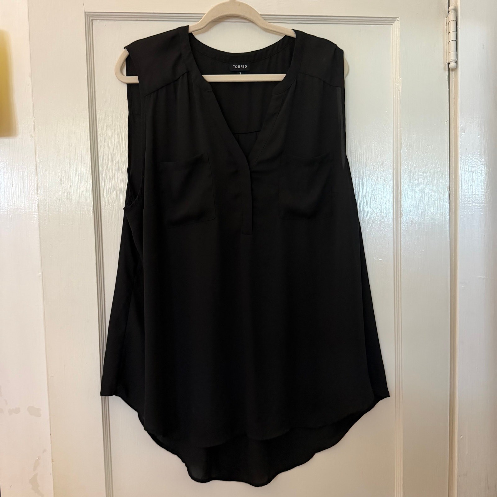Torrid Harper Georgette Sleeveless Blouse Black Curved Hem Size 3 (3X)